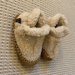LLbean infant sz 3-4 slippers